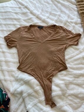 JLUXLABEL Tan V-Neck Short Sleeve Bodysuit